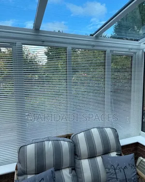 Adjustable Slats for Easy Light Control Venetian Blinds