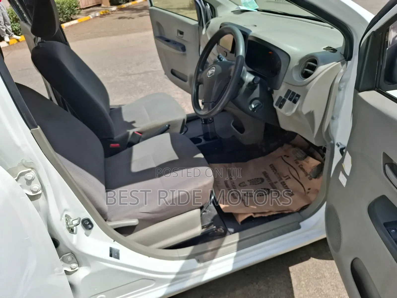 Daihatsu Mira 2016 White