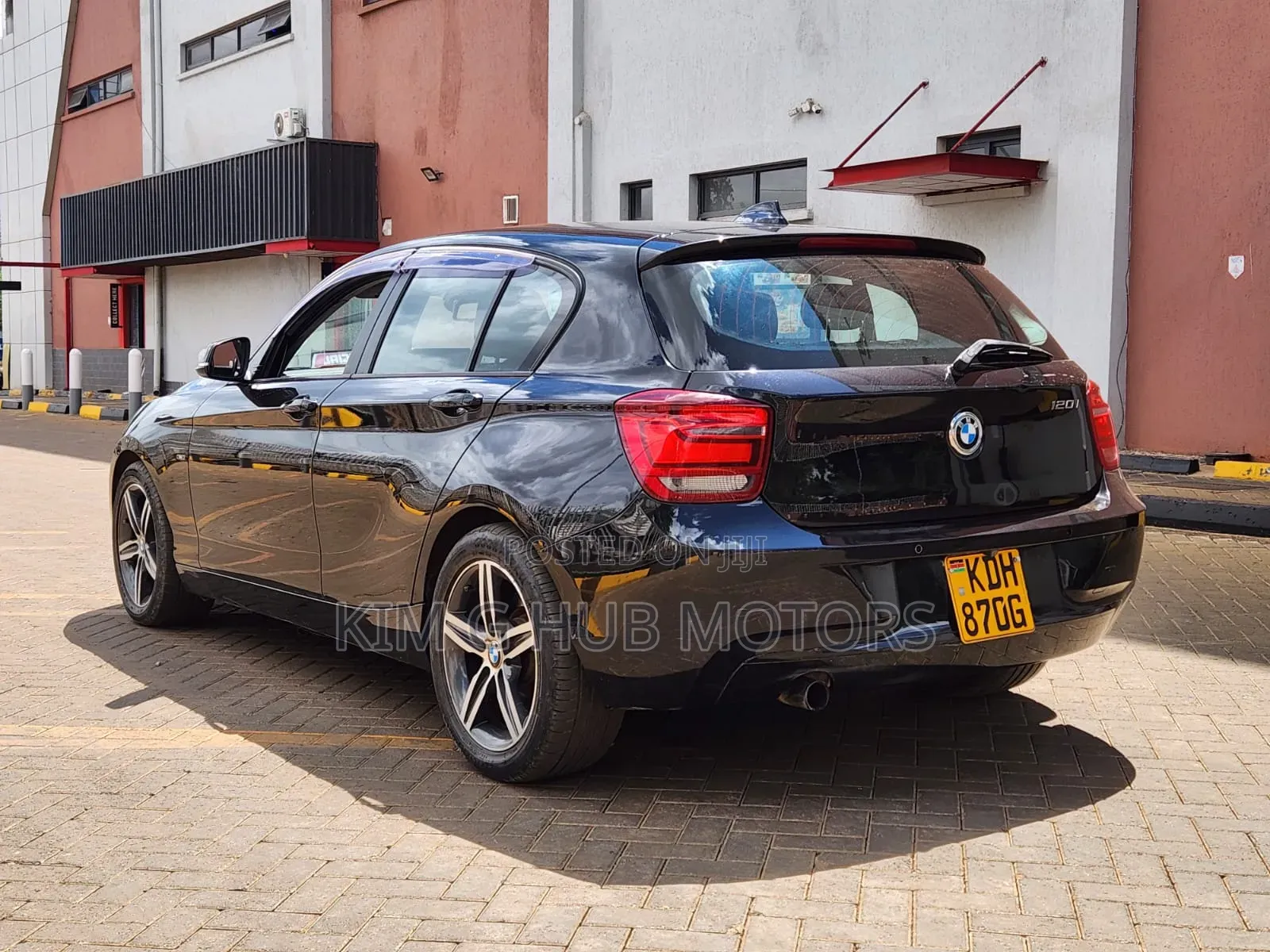 BMW 120i 2015 Black