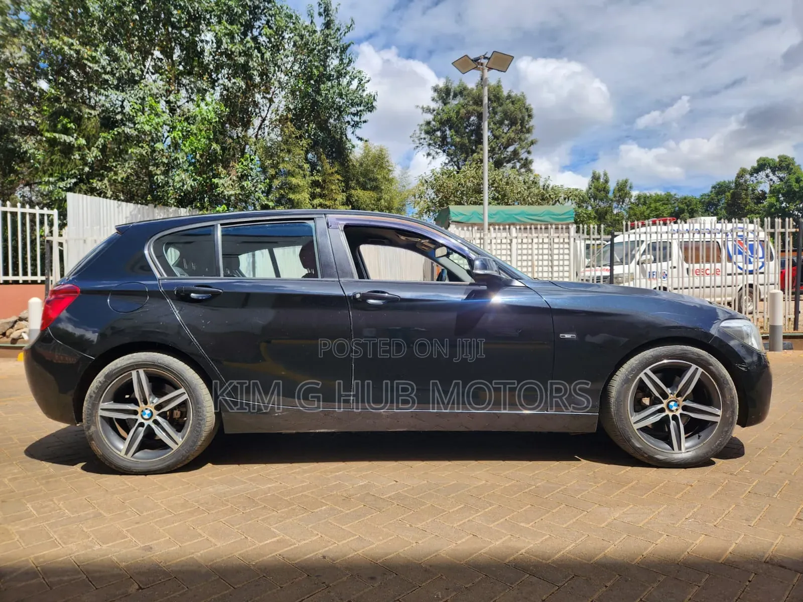 BMW 120i 2015 Black