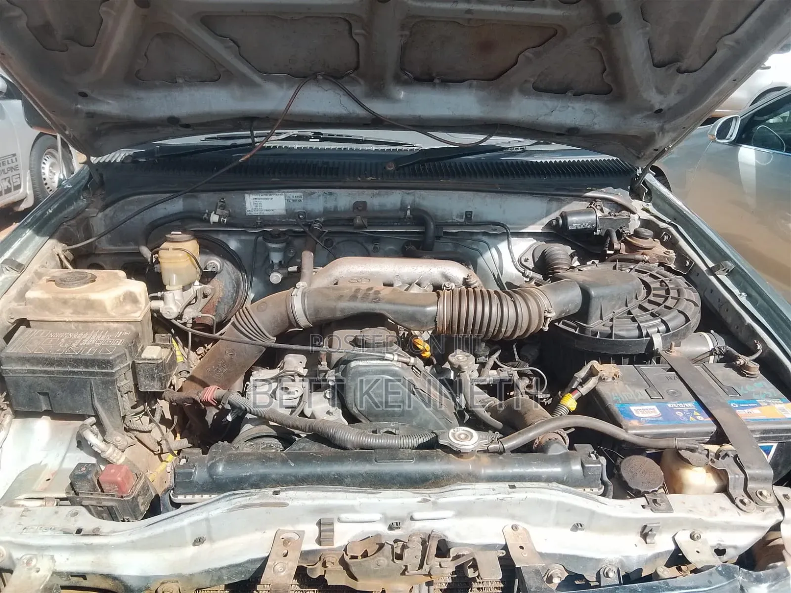 Toyota Hilux 2.5 Cab 2005 Gray