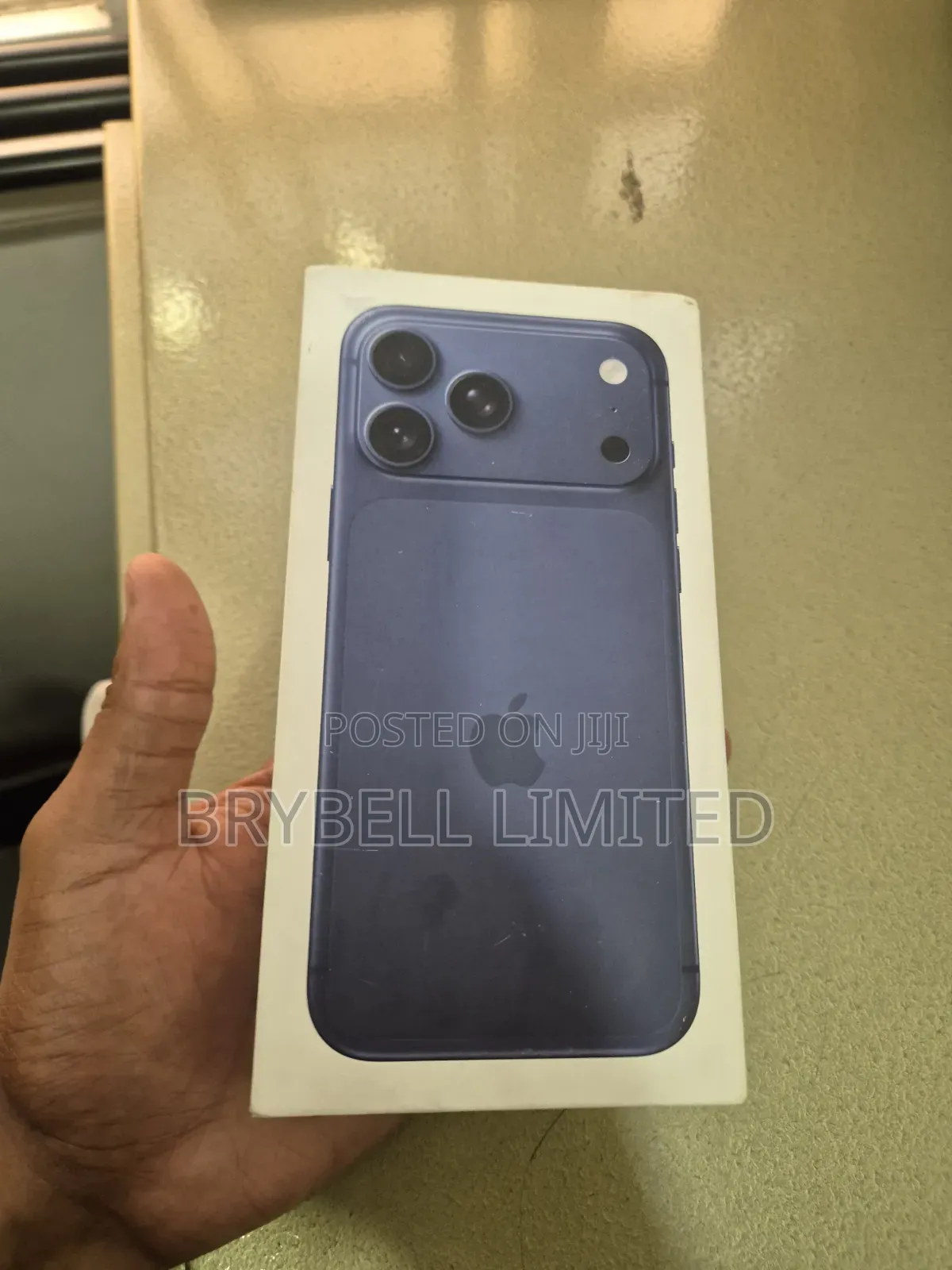 New Apple iPhone 17 Pro Max 256 GB Blue