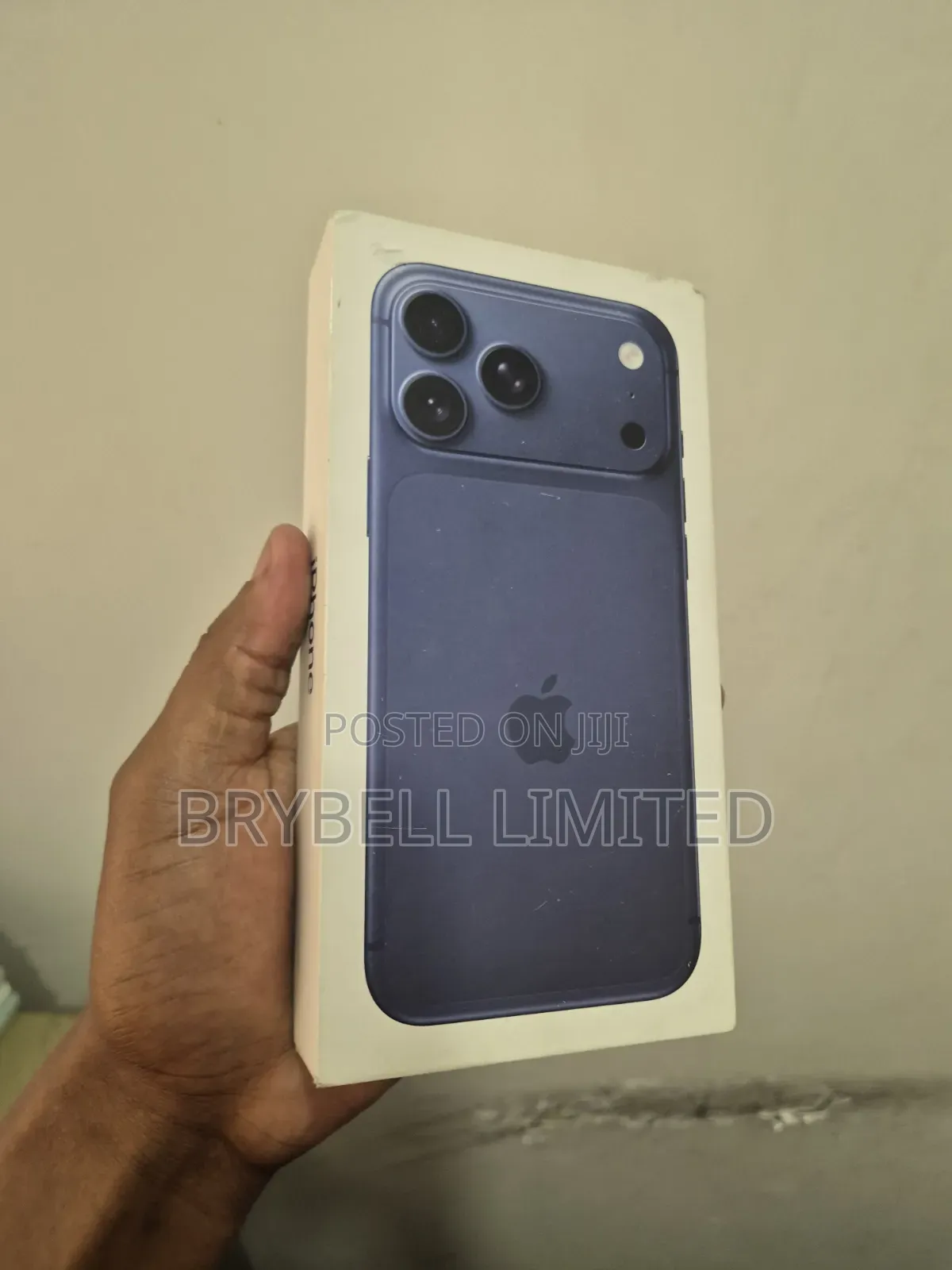 New Apple iPhone 17 Pro Max 256 GB Blue