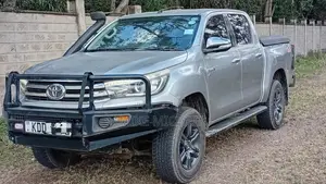 Toyota Hilux 2016 Gray