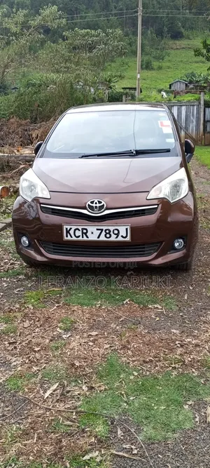 Toyota Ractis 1.5 FWD 2011 Brown
