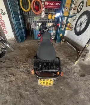 Bajaj Boxer 125 2023 Red