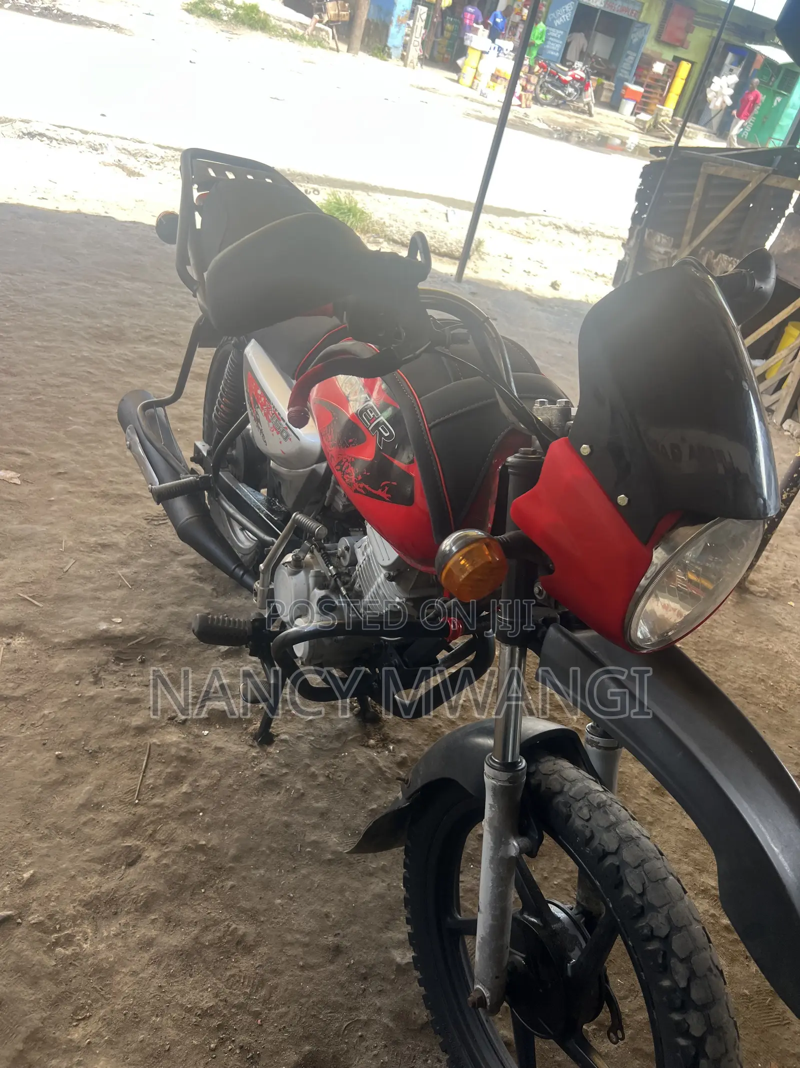 Bajaj Boxer 125 2023 Red
