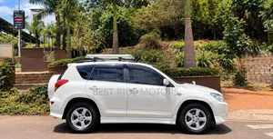 Toyota RAV4 4x4 2009 White