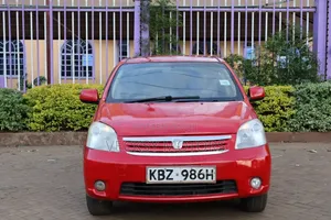 Toyota Raum 2007 Red