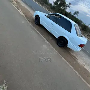 Toyota Corolla 1.3 Sedan 1996 White