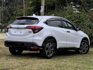 Honda Vezel 1.5 2WD 172 hp 2019 Pearl