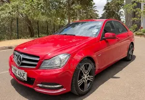 Mercedes-Benz C180 2014 Red