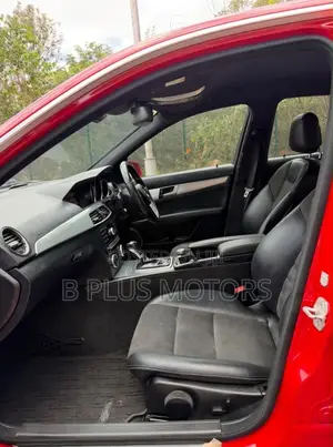 Mercedes-Benz C180 2014 Red