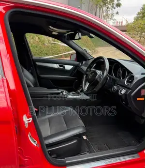 Mercedes-Benz C180 2014 Red