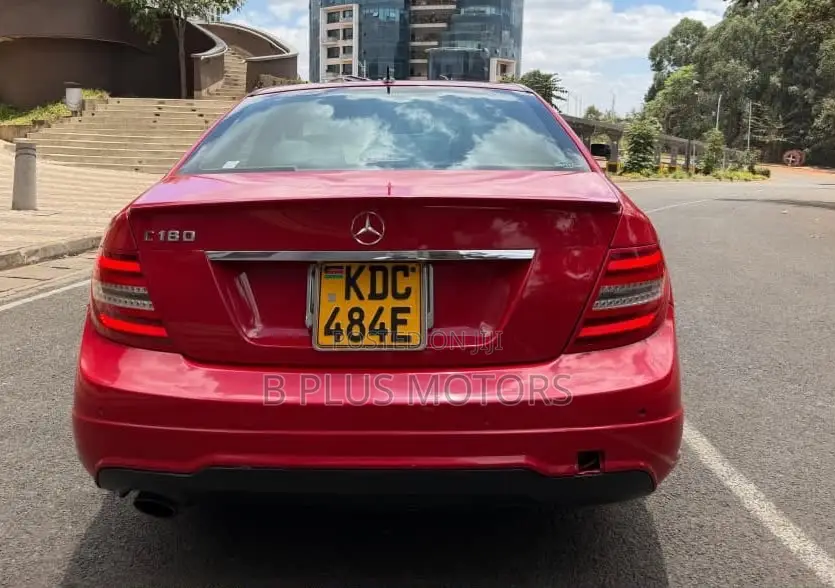 Mercedes-Benz C180 2014 Red