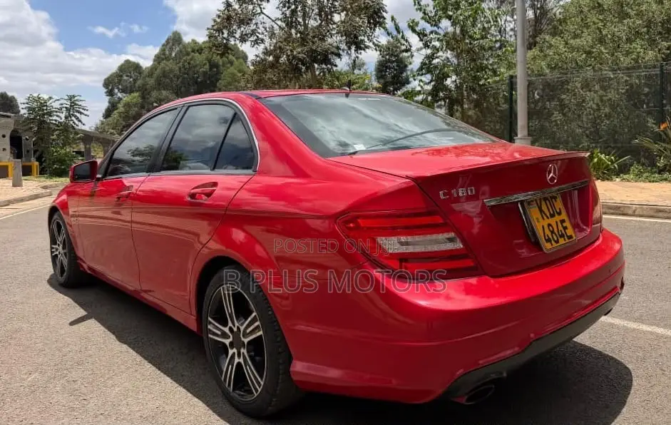 Mercedes-Benz C180 2014 Red