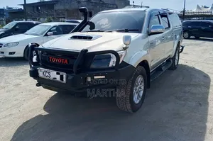 Toyota Hilux 2012 Gray