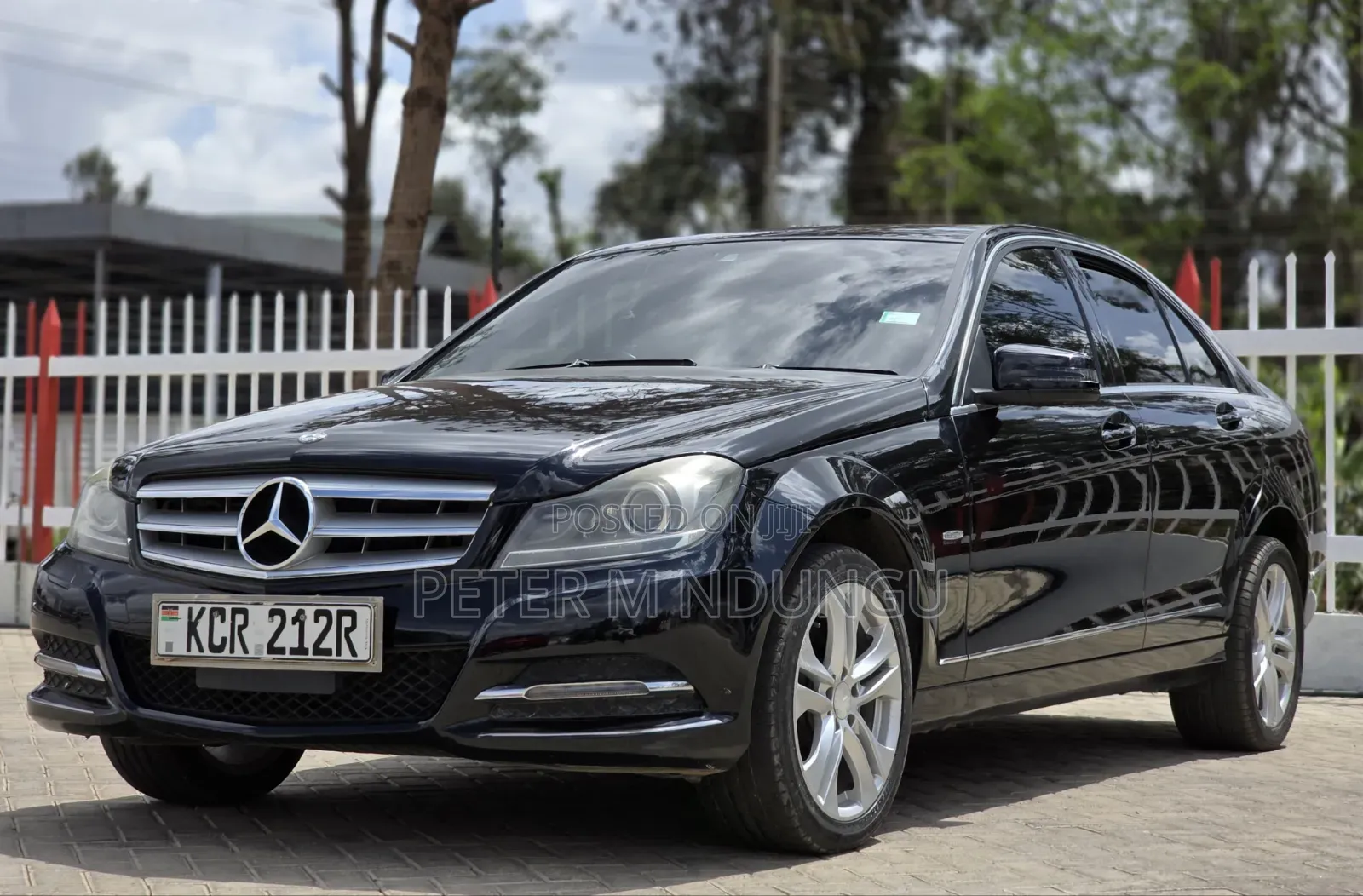 Mercedes-Benz E200 2011 Black