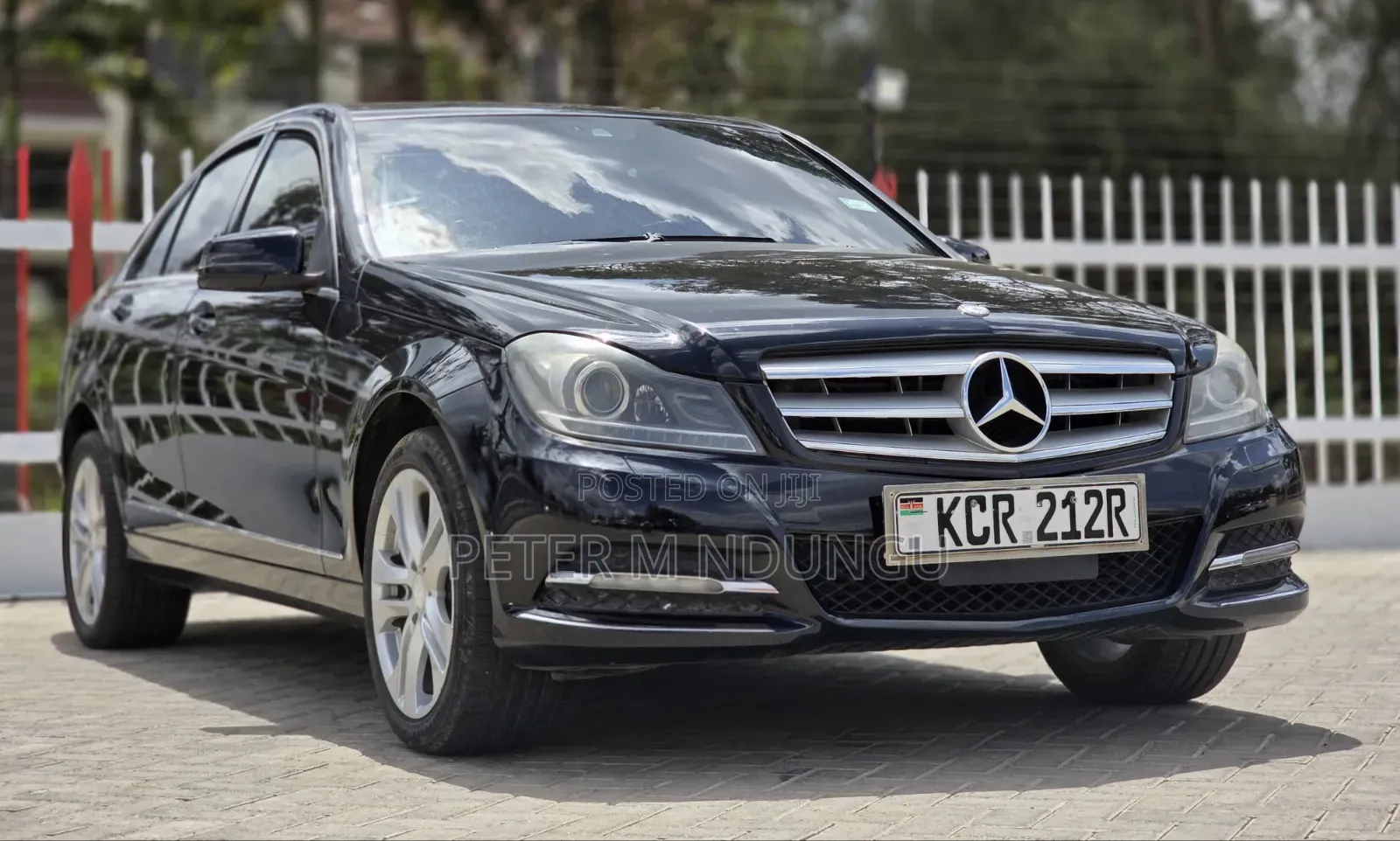 Mercedes-Benz E200 2011 Black