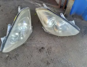 TOYOTA CALDINA 2003 T240 HEADLIGHTS - Pair - For Sale