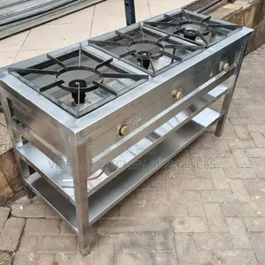 Gas Cooker With Two Shelves