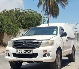 Toyota Hilux 2013 White