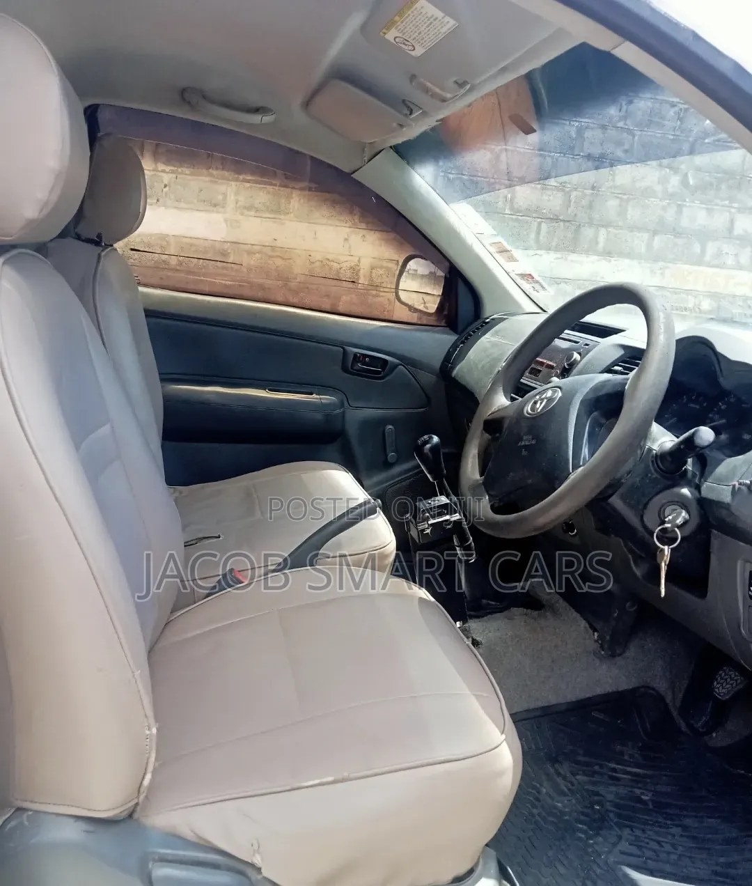 Toyota Hilux 2013 White