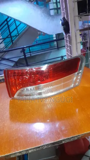 Avensis Taillight 2010-2012