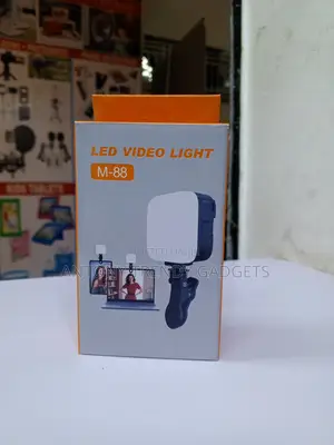 M-88 5W Clip-on Camera and Laptop Fill Light