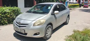 Toyota Belta 2010 Silver