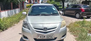 Toyota Belta 2010 Silver