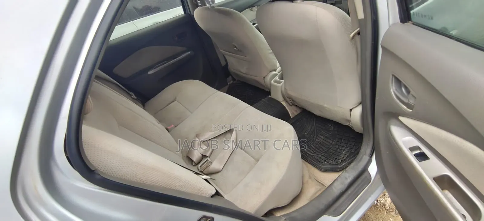 Toyota Belta 2010 Silver