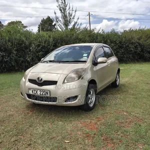 Toyota Vitz 2010 Gold