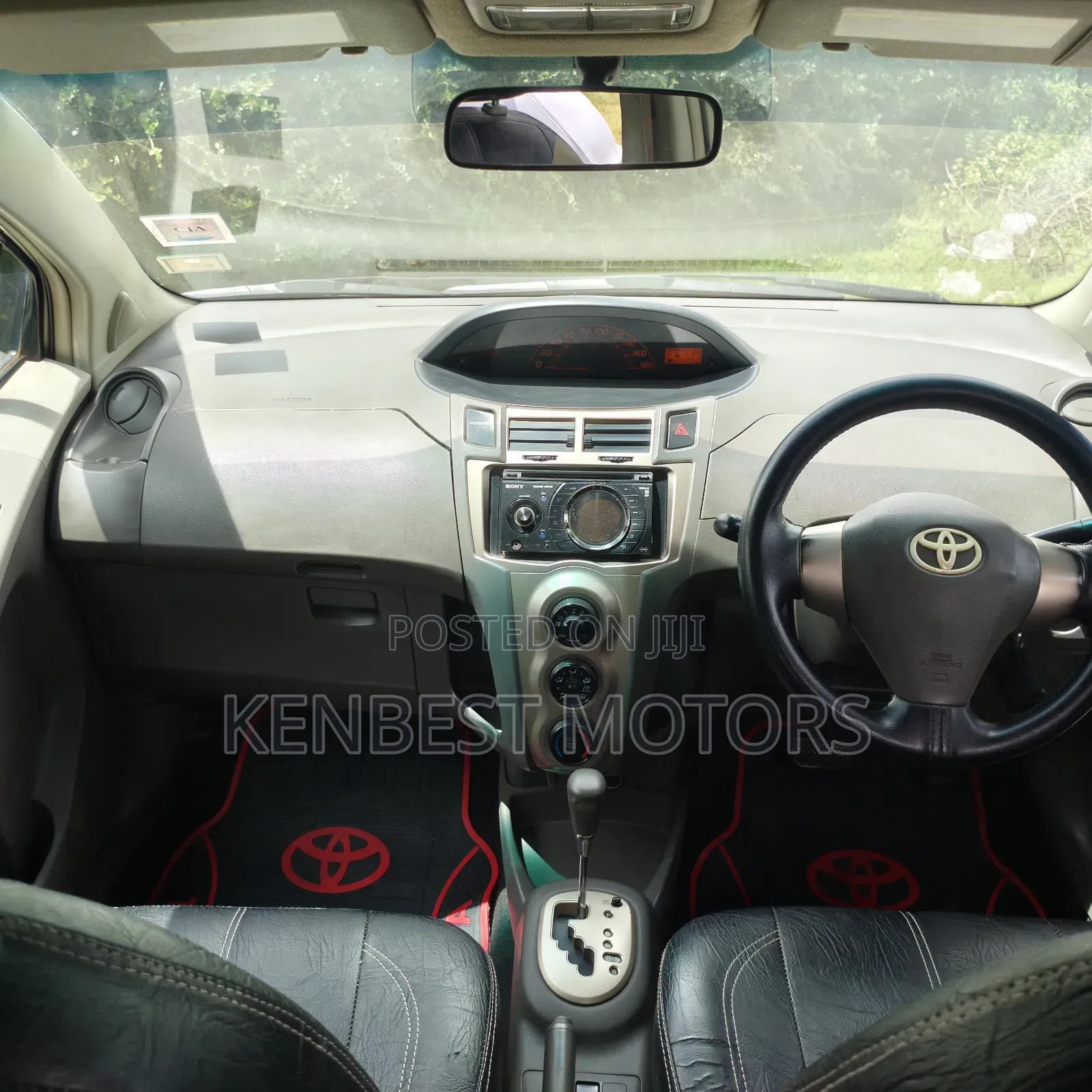 Toyota Vitz 2010 Gold