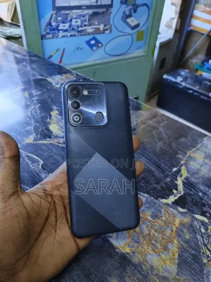 Tecno Spark 9 64 GB Silver