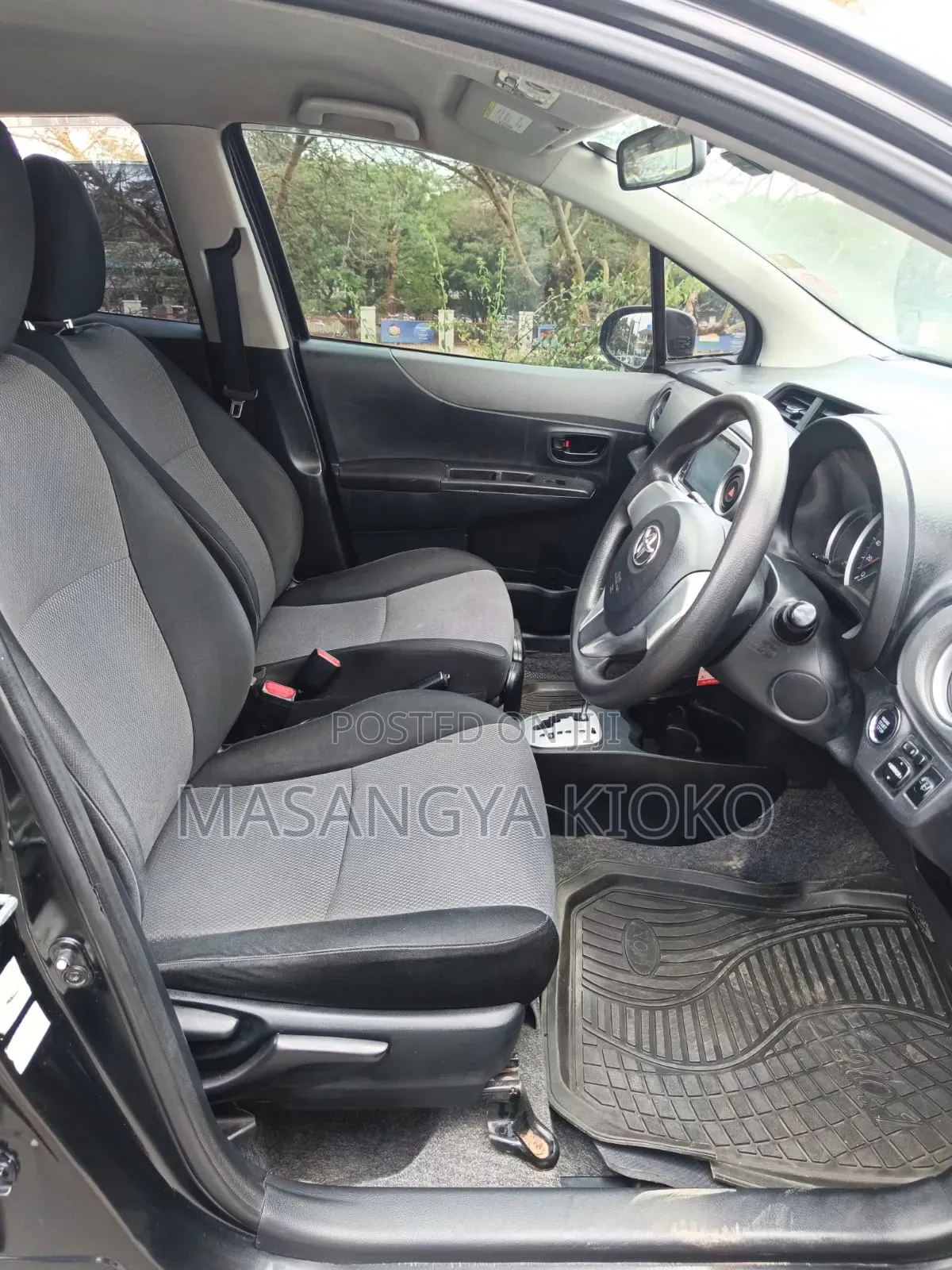 Toyota Vitz 2012 Black