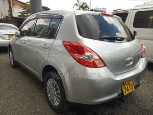 Nissan Tiida 2007 Silver