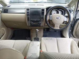 Nissan Tiida 2007 Silver