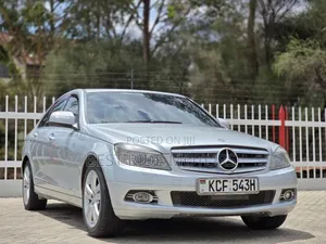 Mercedes-Benz C200 2011 Silver