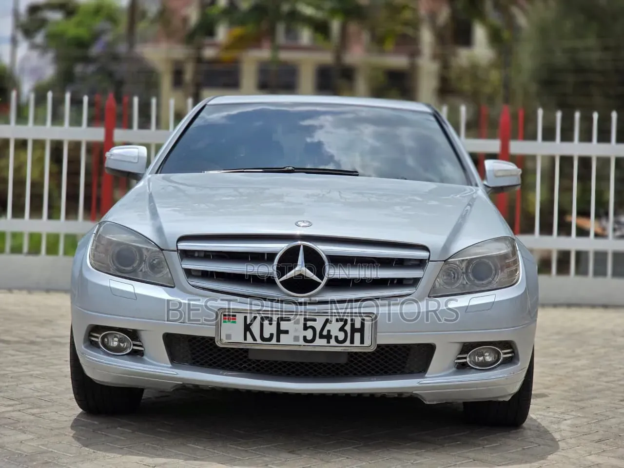 Mercedes-Benz C200 2011 Silver