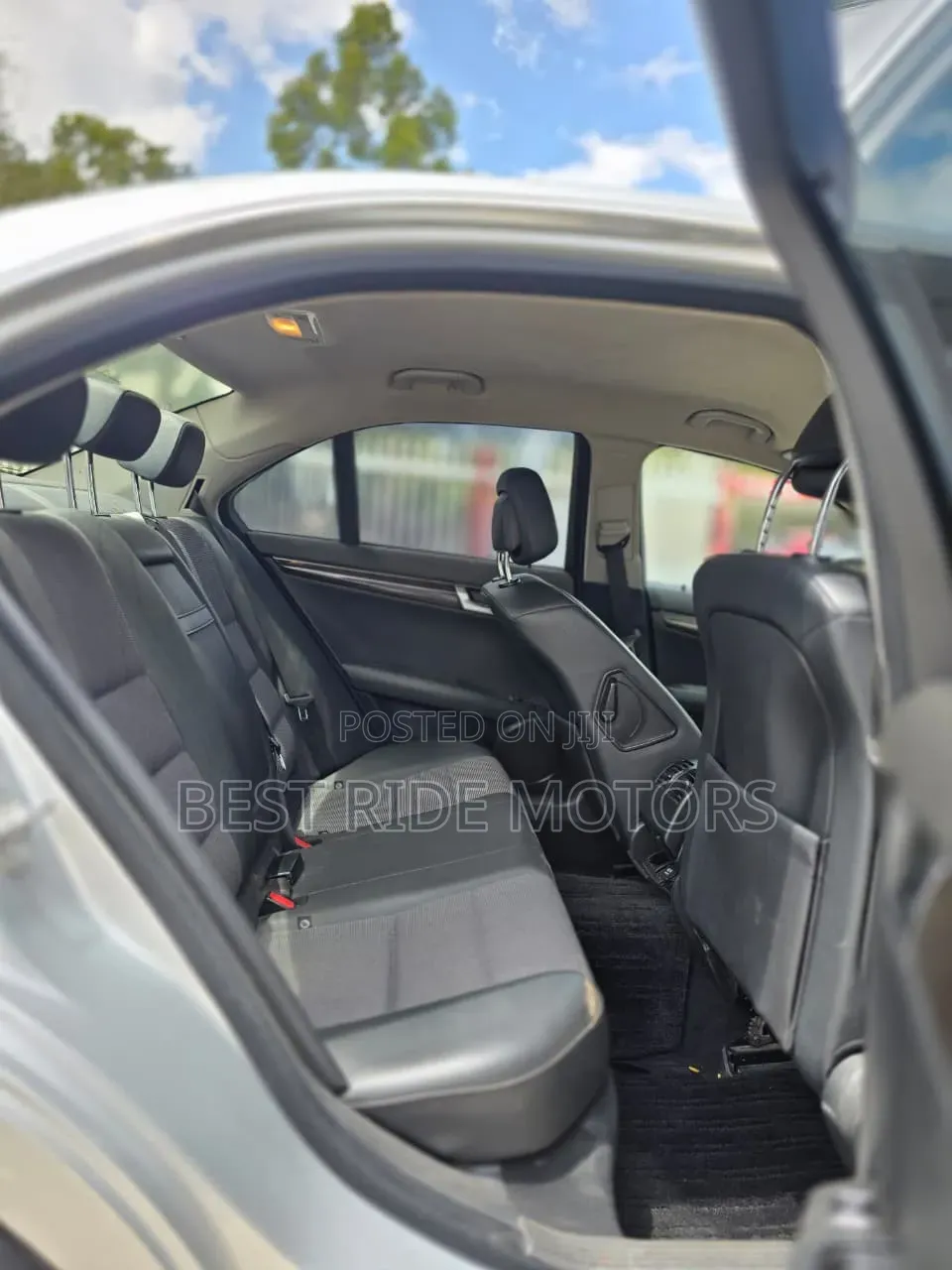 Mercedes-Benz C200 2011 Silver
