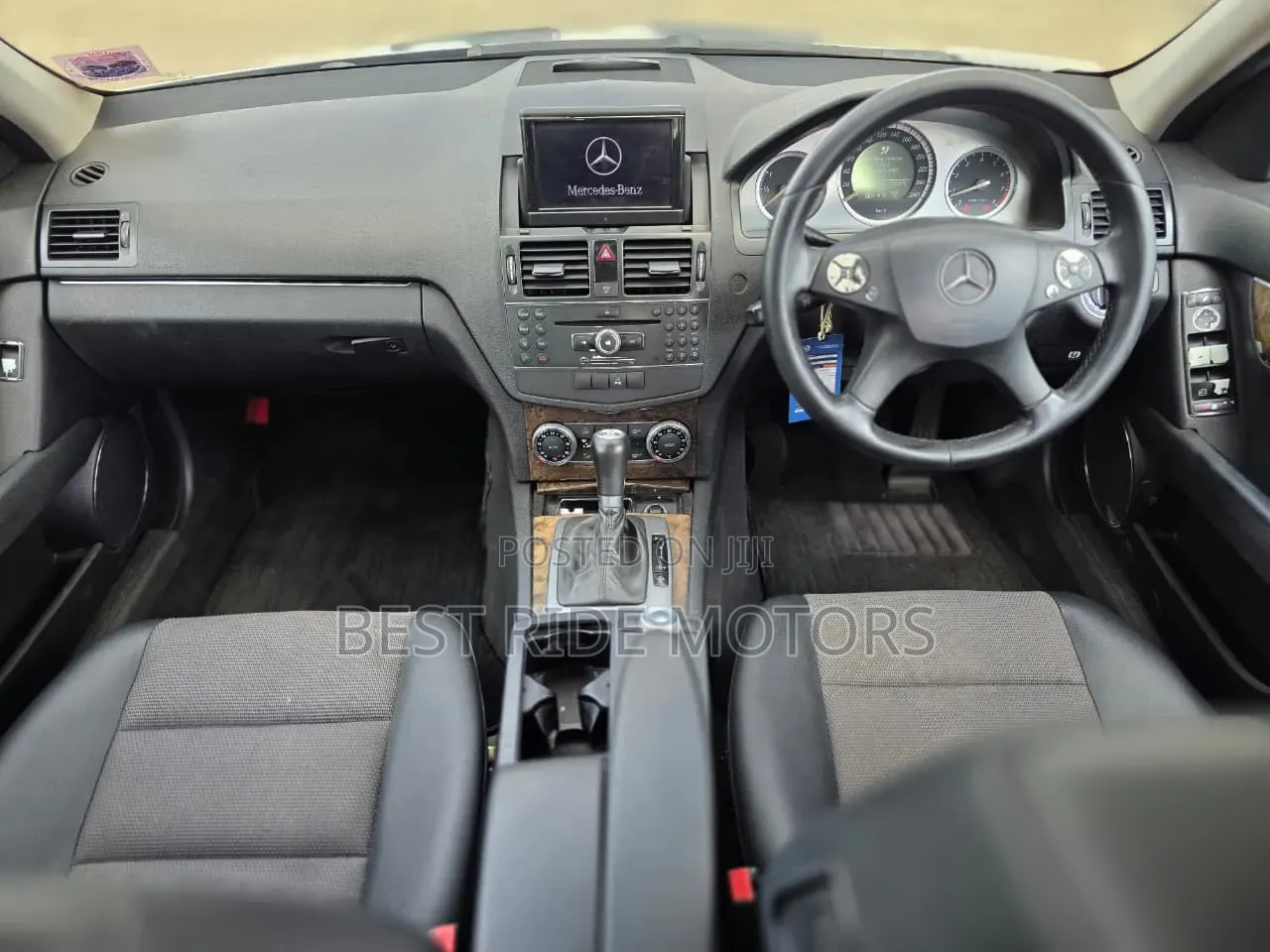 Mercedes-Benz C200 2011 Silver