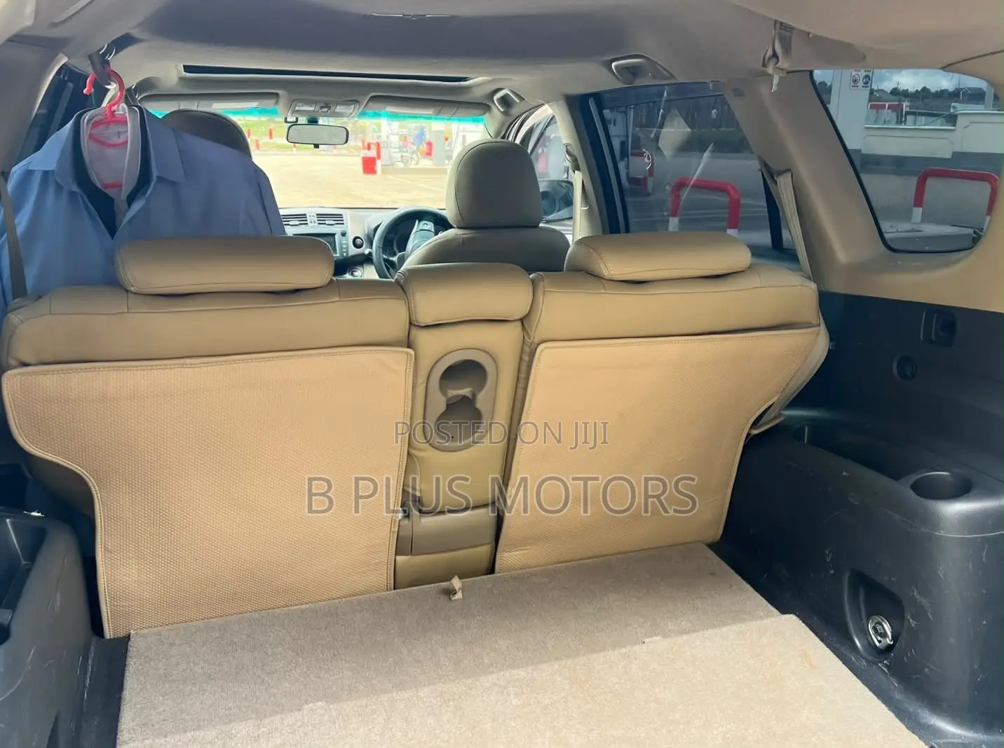 Toyota Vanguard 2010 Silver