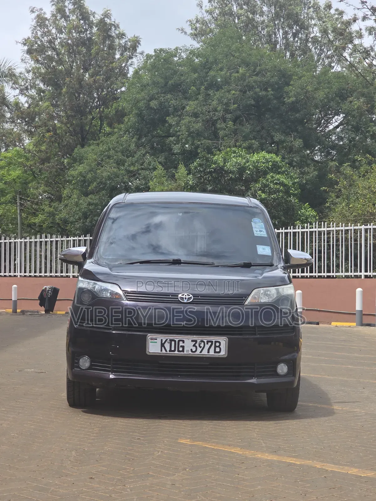 Toyota Spade 2014