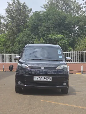 Toyota Spade 2014
