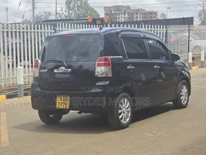 Toyota Spade 2014