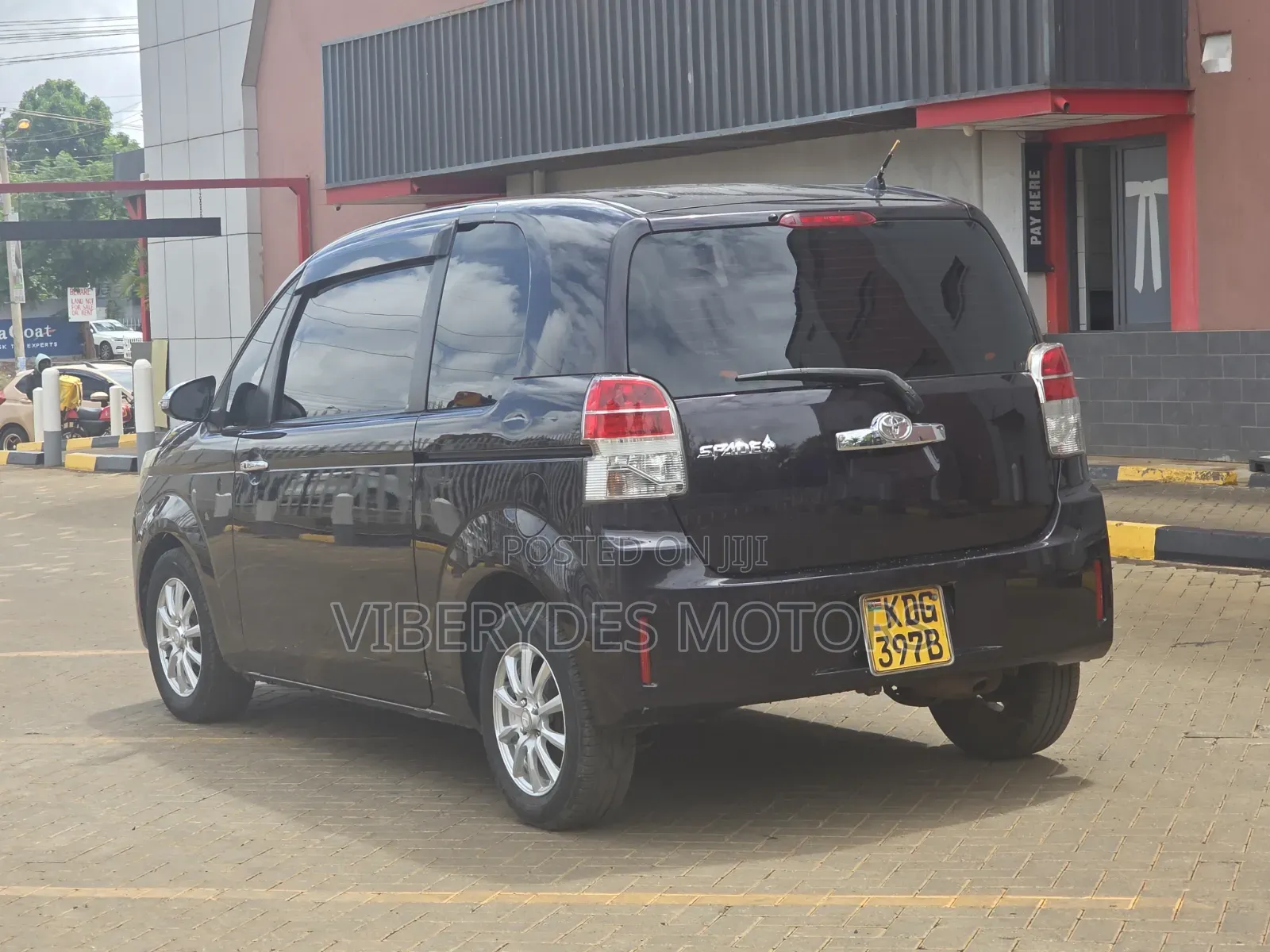 Toyota Spade 2014