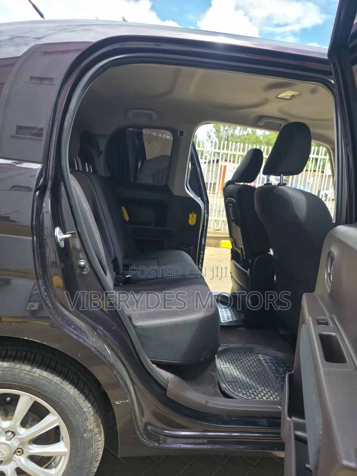 Toyota Spade 2014