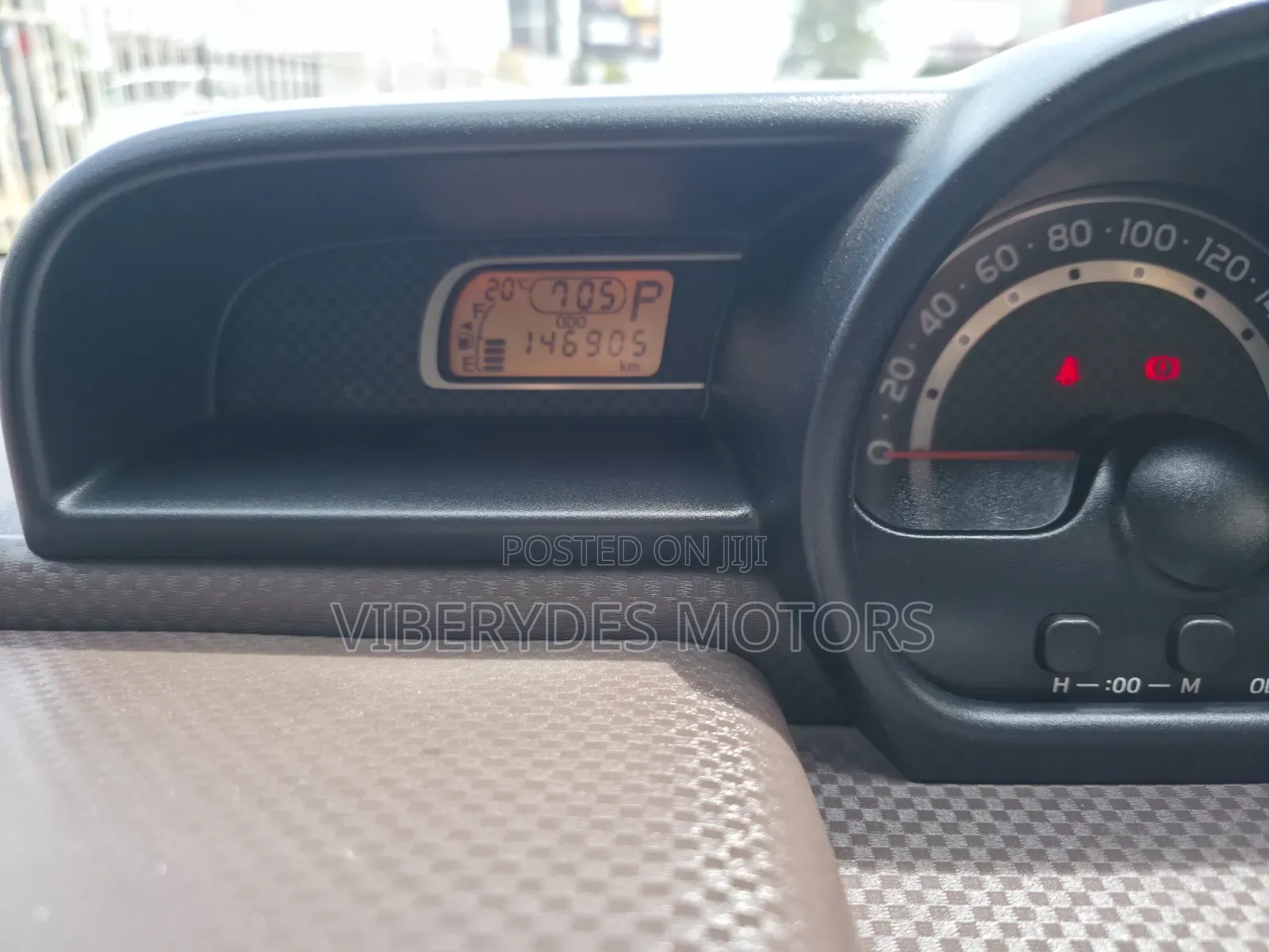Toyota Spade 2014