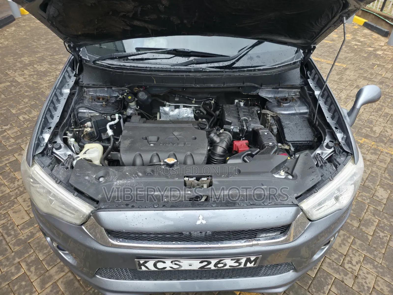 Mitsubishi RVR 2.0 2012